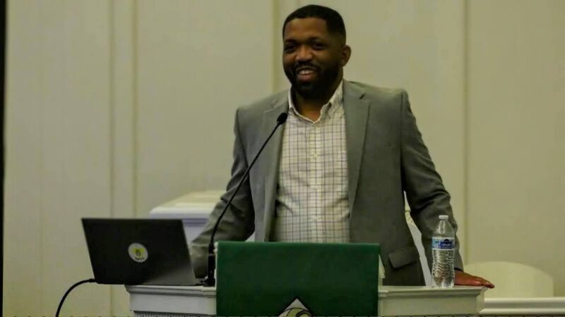 Dr Glenn Bracy gives the 2024 Westerdahl lecture at the podium